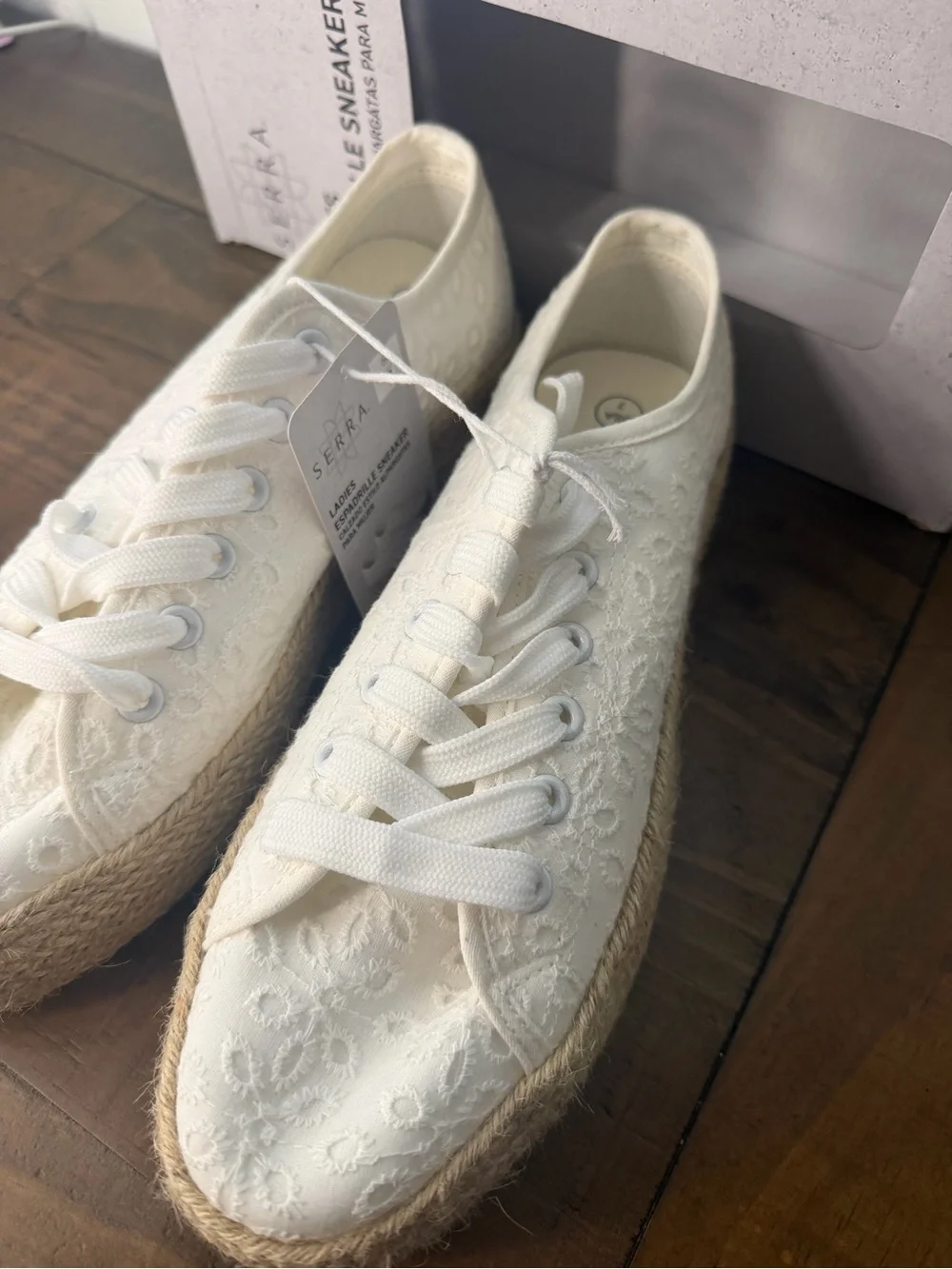 Serra white embroidered espadrille sneakers women’s size 7 new sneakers